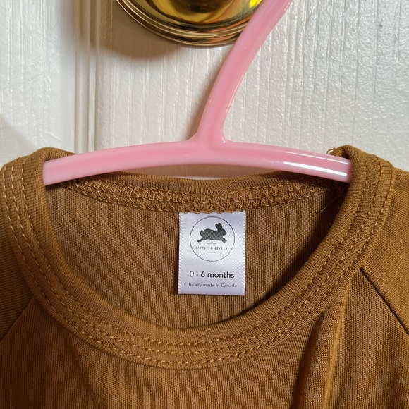 Little & Lively Sweater - Picture 2 of 3